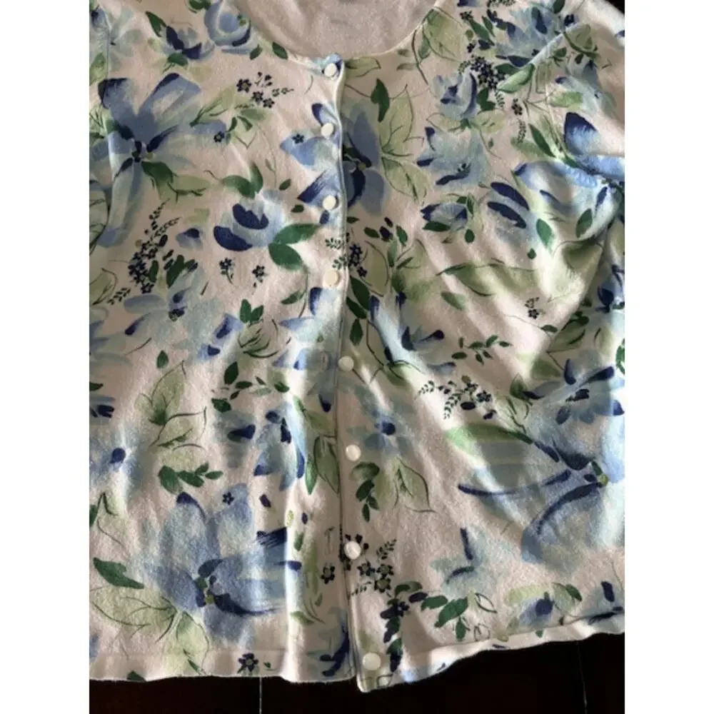 Vintage Casual Corner Size Medium Crewneck Button Front Cardigan‎ White Floral
